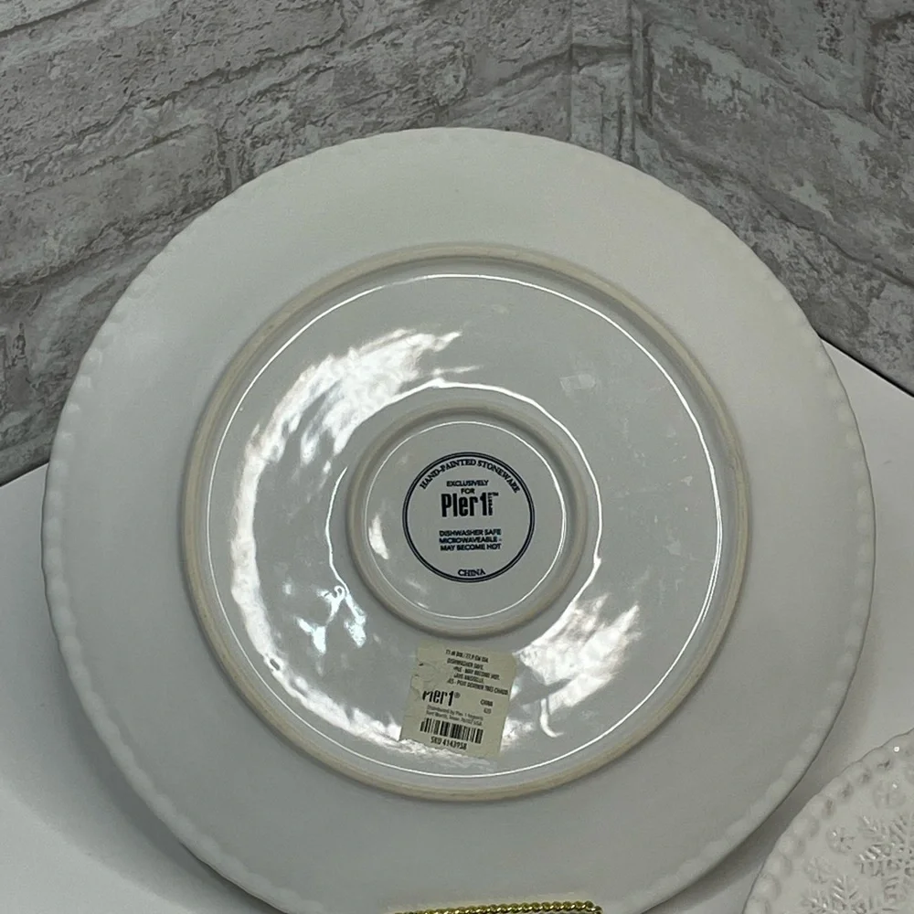 Pier 1 Snowflake Embossed Stoneware Dinner Plates Set of 6 Beige 10” Retired HTF - Picture 4 of 7